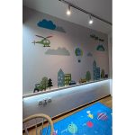 Детска соба со вградена платформа и кружен отвор за игра / Kids room with built-in play platform and circular crawl-through